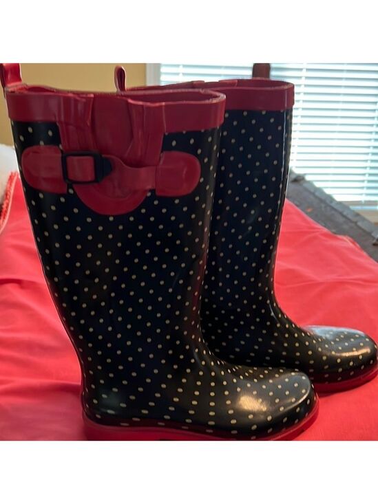 Capelli of New York Shoes - CAPELLI NEW YORK wellies train boots. Size 6. Navy w/polka dots.